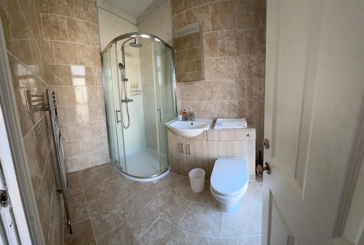 Apartmán Sleeps Max 8 People, 4 Double Beds Bournemouth