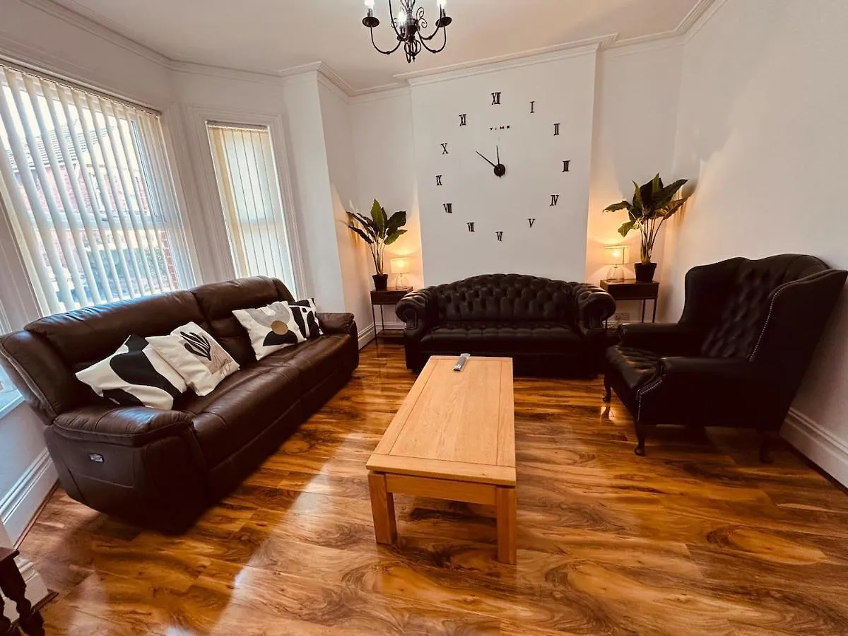 Apartmán Sleeps Max 8 People, 4 Double Beds Bournemouth Velká Británie