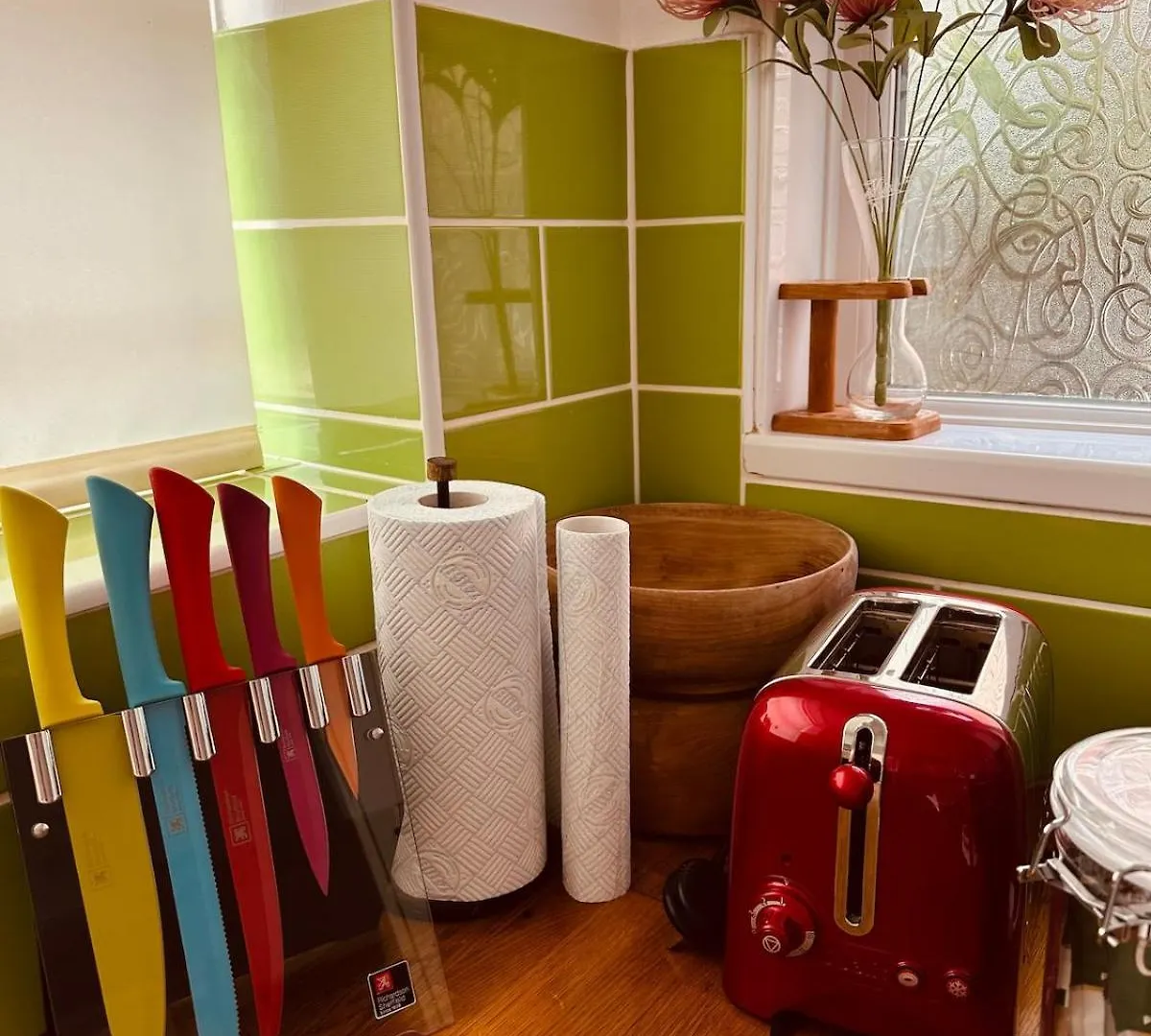 Sleeps Max 8 People, 4 Double Beds Apartment Bournemouth