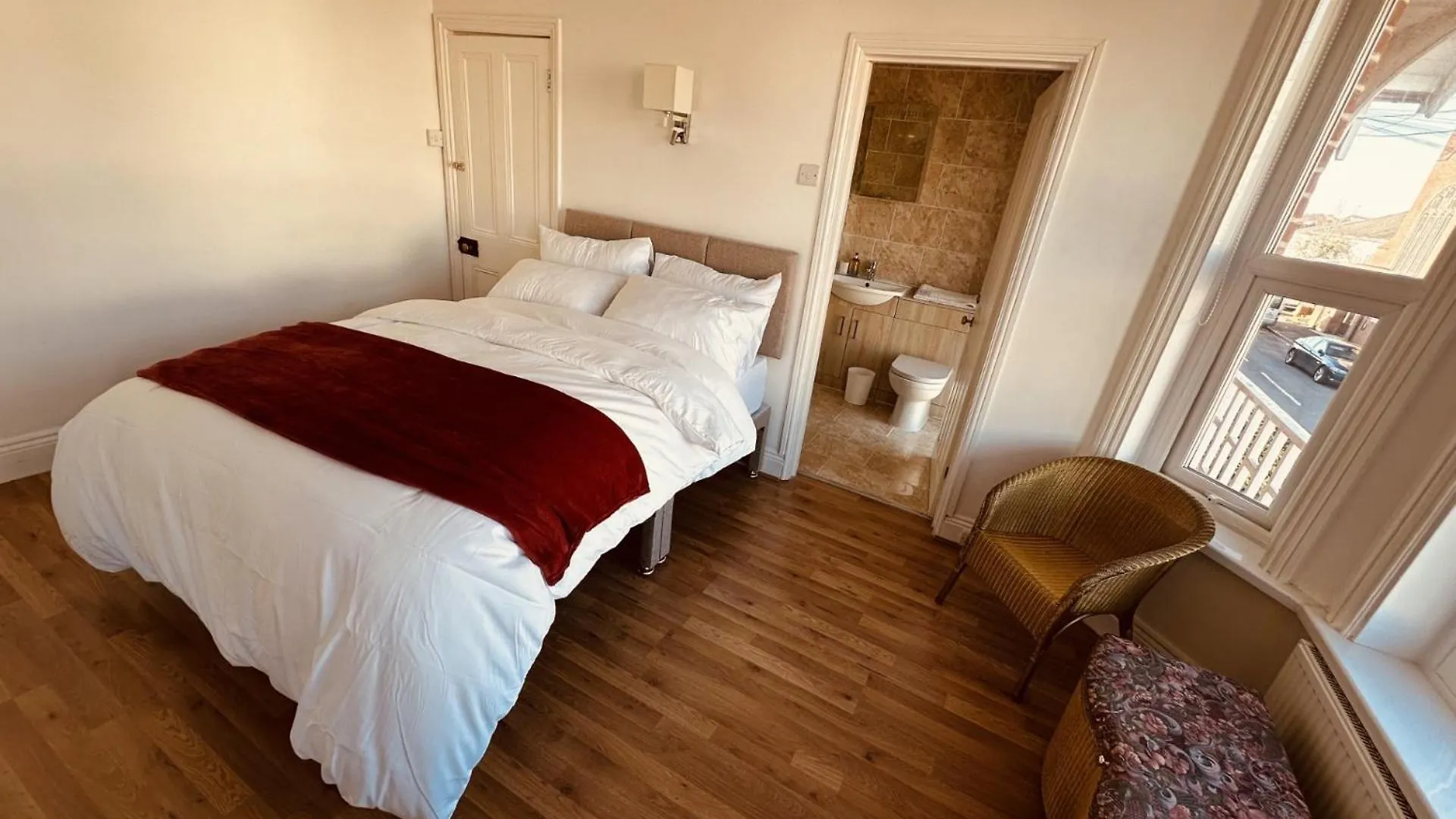 Sleeps Max 8 People, 4 Double Beds Apartment Bournemouth